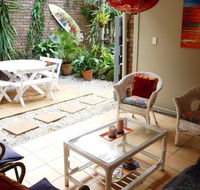 Treetops Everglades Villa - Hobart Tourism