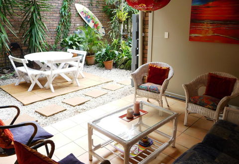 Treetops Everglades Villa - Hobart Tourism 0