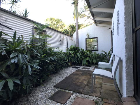 Treetops Everglades Villa - Hobart Tourism 28