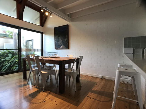 Treetops Everglades Villa - Hobart Tourism 10