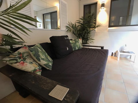 Treetops Everglades Villa - Hobart Tourism 16