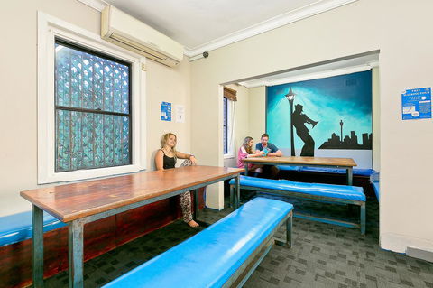 Mad Monkey Downtown - Tourism TAS 7