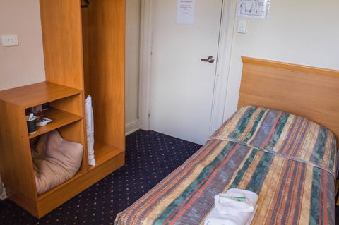 Gardners Inn Hotel - Tourism TAS 41
