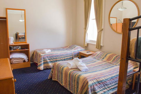 Gardners Inn Hotel - Tourism TAS 19