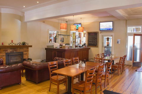 Gardners Inn Hotel - Tourism TAS 9