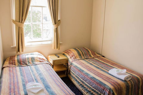 Gardners Inn Hotel - Tourism TAS 37