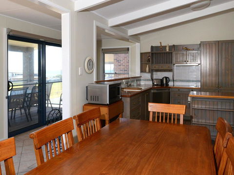 2 Cliff Road - Hobart Tourism 5