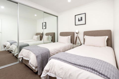Sleeping In Style - Central & Sophisticated - Tourism TAS 7