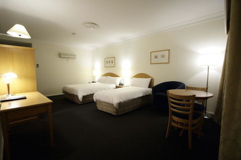 Carlyle Suites & Apartments - Tourism TAS 6