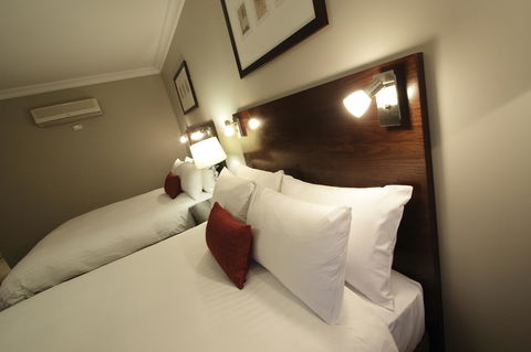 Carlyle Suites & Apartments - Tourism TAS 14