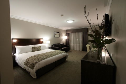 Carlyle Suites & Apartments - Tourism TAS 3