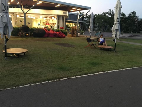 Nightcliff Foreshore Getaway - McKay Gardens - Tourism TAS 22