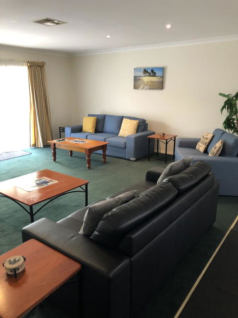 Beaches Serviced Apartments - Hobart Tourism 7