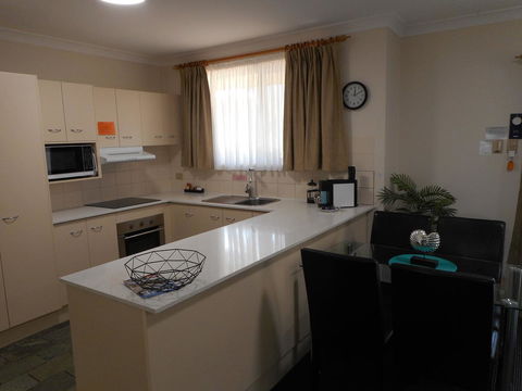 Beaches Serviced Apartments - Hobart Tourism 26
