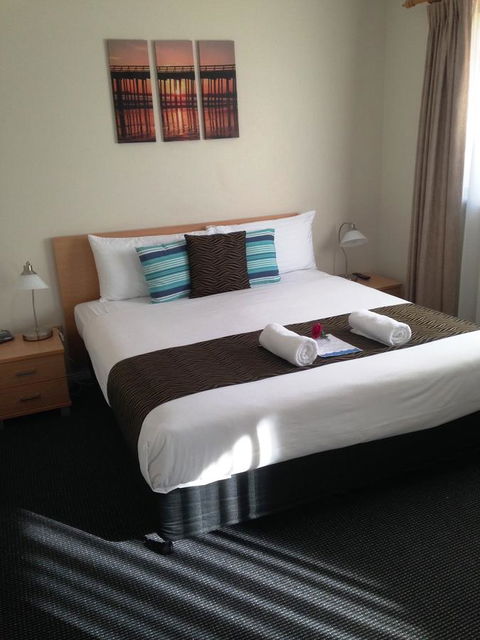 Beaches Serviced Apartments - Hobart Tourism 40