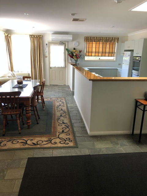 Beaches Serviced Apartments - Hobart Tourism 5