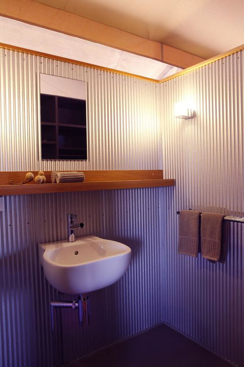 Wildman Wilderness Lodge - Hobart Tourism 11