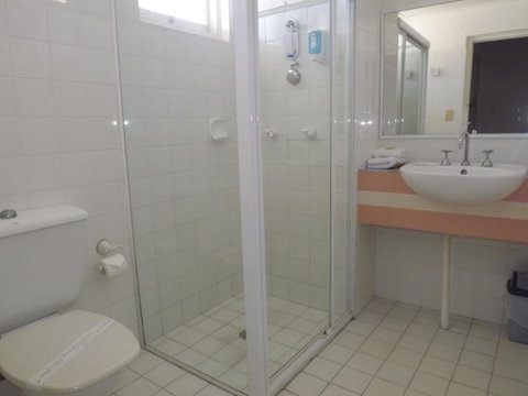 Golden Sands Motor Inn - Tourism TAS 30