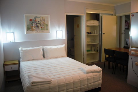 Golden Sands Motor Inn - Tourism TAS 1