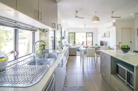 ZEN QUEST - The NOMADS PAD Near Nightcliff Markets & Sunset Foreshore - Tourism TAS 25