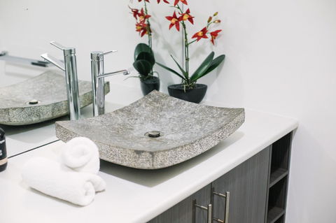 CitySide Apartment - 2 Bedroom With Private Courtyard - Tourism TAS 19