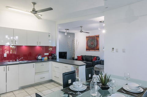CitySide Apartment - 2 Bedroom With Private Courtyard - Tourism TAS 0