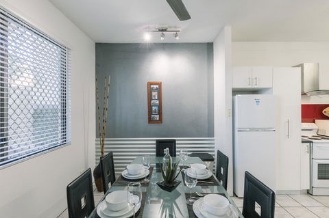 CitySide Apartment - 2 Bedroom With Private Courtyard - Tourism TAS 2