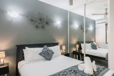 CitySide Apartment - 2 Bedroom With Private Courtyard - Tourism TAS 15