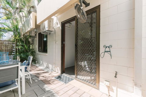 CitySide Apartment - 2 Bedroom With Private Courtyard - Tourism TAS 10
