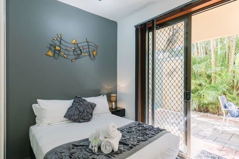 CitySide Apartment - 2 Bedroom With Private Courtyard - Tourism TAS 14