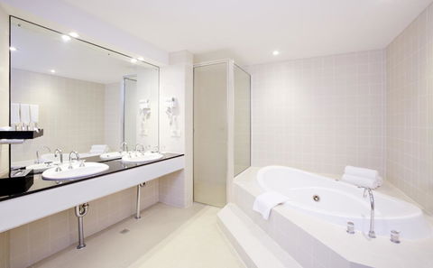 Crowne Plaza Canberra, An IHG Hotel - Hobart Tourism 20