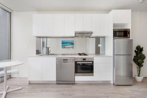 Bondi Beach Studio King Suite + Balcony - Tourism TAS 3