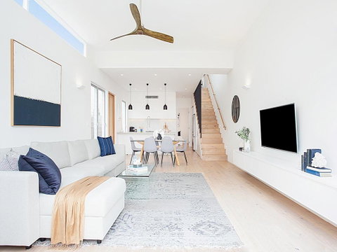 BONDI BLUE-hosted By:L'Abode Accommodation - Tourism TAS 2