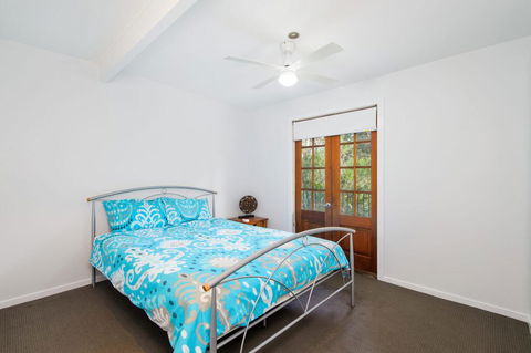 BONNY BEACH HOUSE - Holiday Accomodation With Pool - Hobart Tourism 1