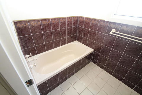 BOOTI BEACH HOUSE - Hobart Tourism 1