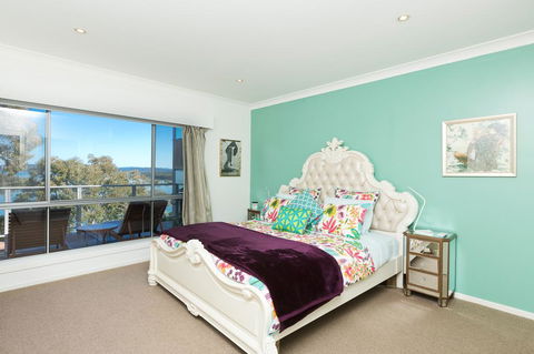 Booti Booti Lakehouse - Hobart Tourism 3