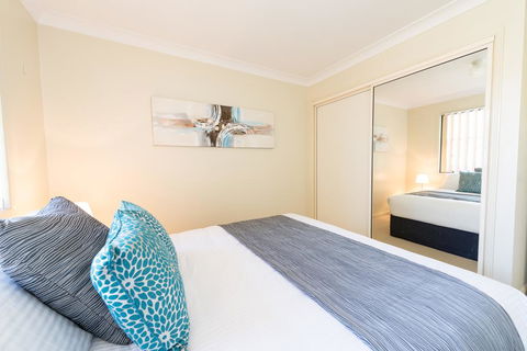 Bottletree Apartments On Bridge - Hobart Tourism 1