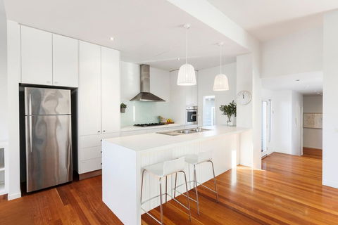 BOUTIQUE STAYS - Queen Adelaide - Hobart Tourism 1