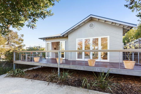 BOUTIQUE STAYS - Queen Adelaide - Hobart Tourism 0