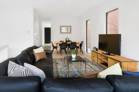 Boutique Stays-Murrumbeena Place 1 - Tourism TAS 2