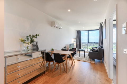 Box Hill 1 Bedroom Apartment With Ultimate View - Hobart Tourism 1