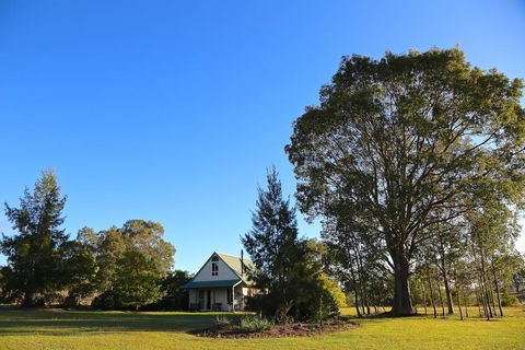 Bracken Ridge Villas - Hobart Tourism 0