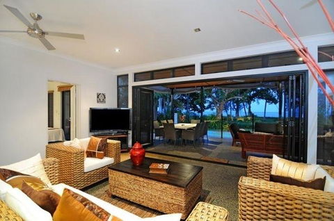 Bramston Beach - Luxury Holiday House - Tourism TAS 1