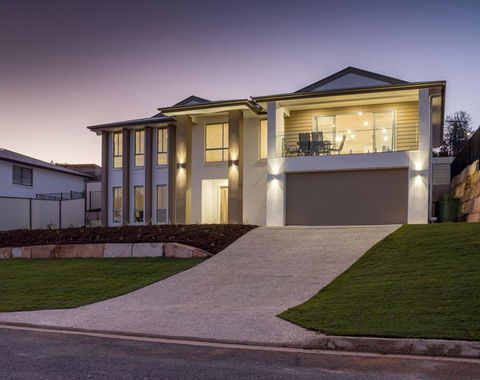 Brand New Executive Living - Hobart Tourism 0