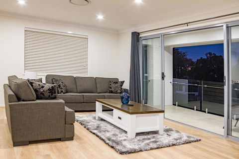 Brand New Executive Living - Hobart Tourism 3