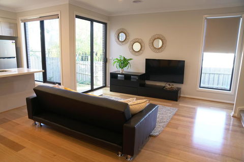 Brand New House Near Box Hill - Hobart Tourism 1