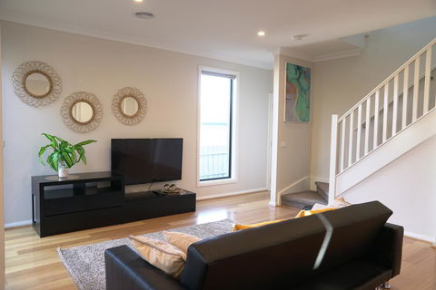 Brand New House Near Box Hill - Hobart Tourism 2