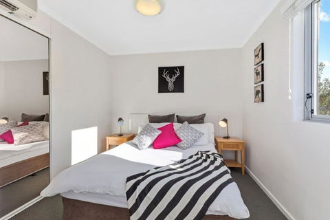 Bright Central Pad With Rooftop Pool, Gym & Parking - Tourism TAS 2