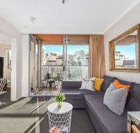 Bright Central Pad with Rooftop Pool Gym  Parking - Tourism TAS
