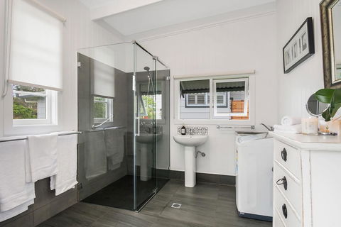 Brooklet Cottage - Hobart Tourism 1